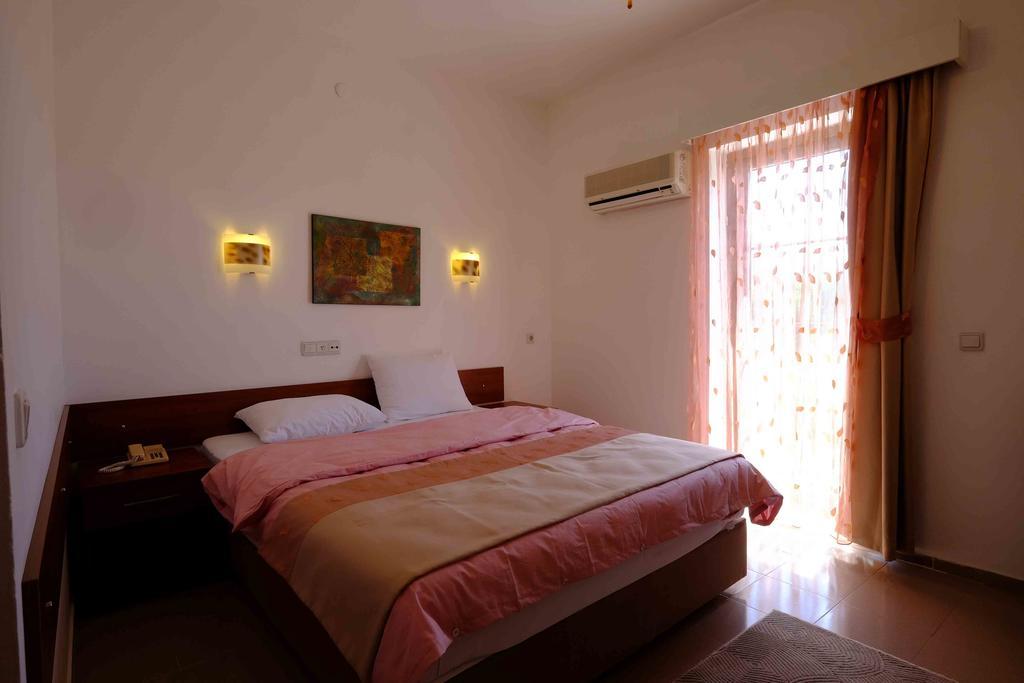 Flying Dutchman Hotel Олудениз Стая снимка