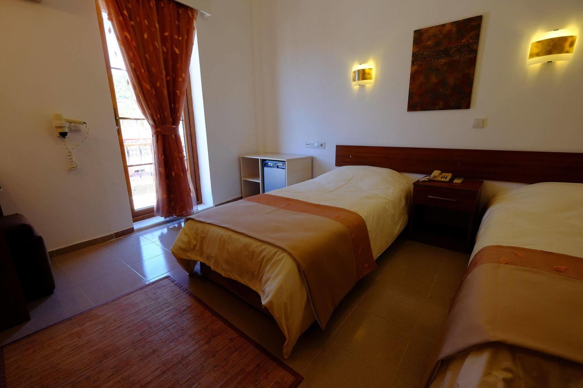 Flying Dutchman Hotel Олудениз Екстериор снимка