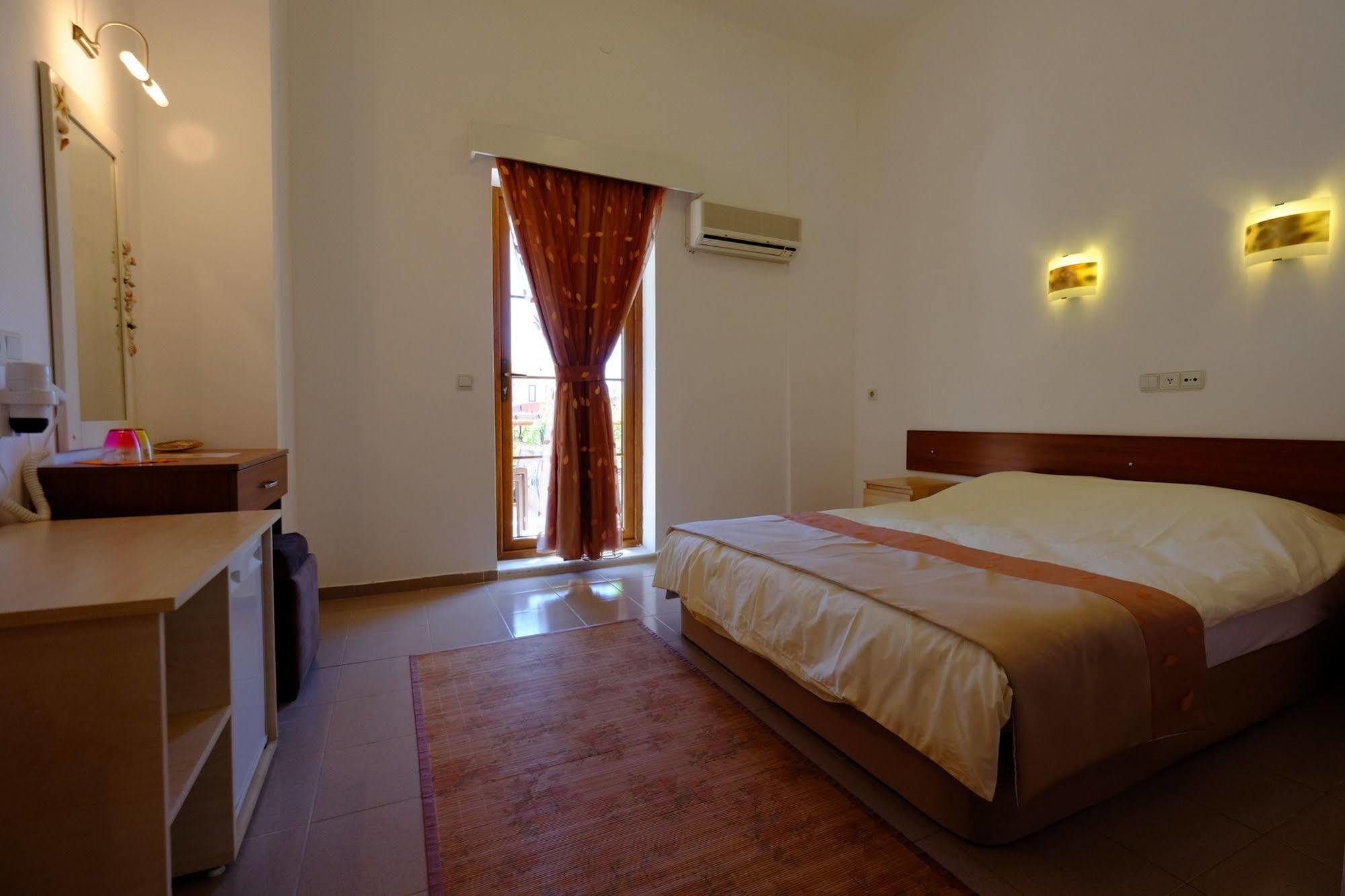 Flying Dutchman Hotel Олудениз Екстериор снимка